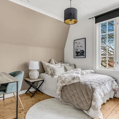 Close To Center Available For Apartment *
