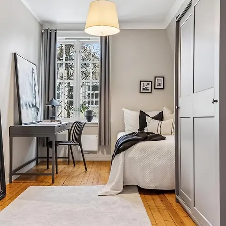 Leilighet Close To Center Available For